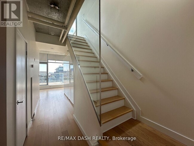 Building Photo - 169 John St