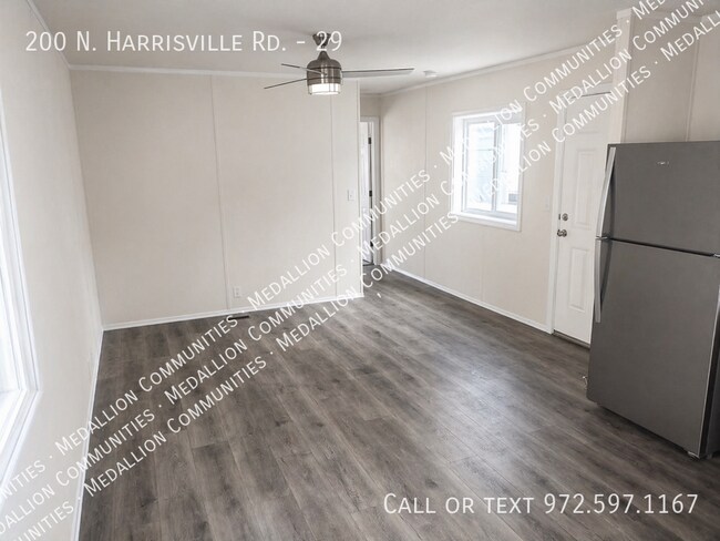 Foto del edificio - 200 N Harrisville Rd