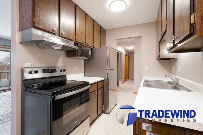 Building Photo - 255 Westview Dr