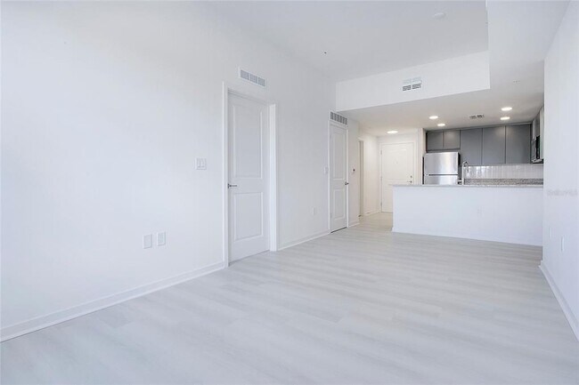 Foto del edificio - 5579 Millennia Park Dr