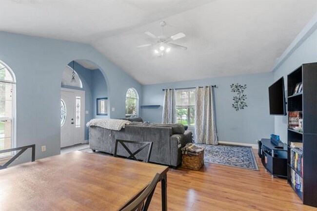 Building Photo - NE Tallahassee Home In Centre Court