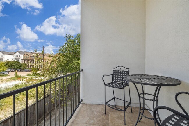 Foto del edificio - 1544 W 23rd St