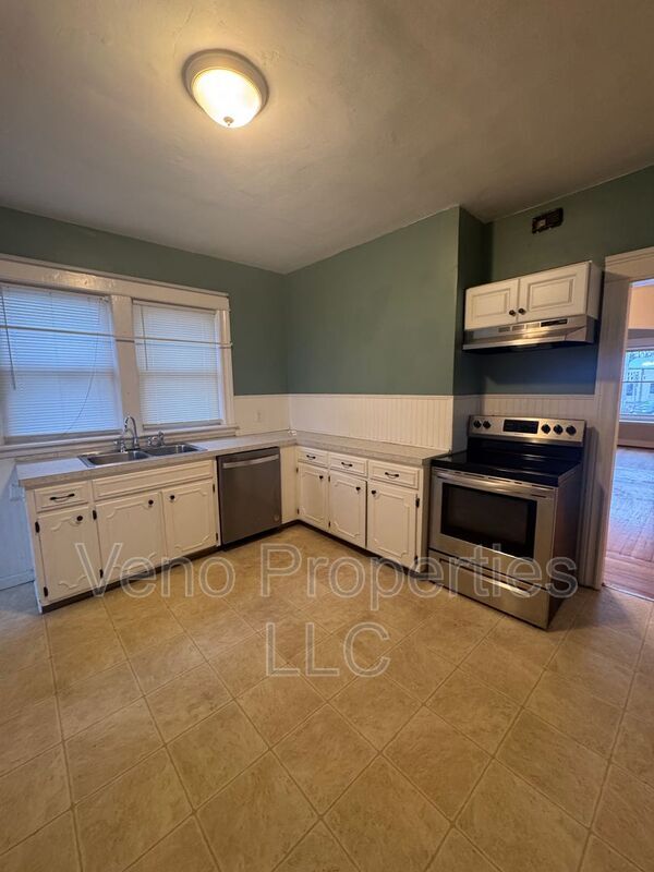 Foto del edificio - 305 Altamont Ave