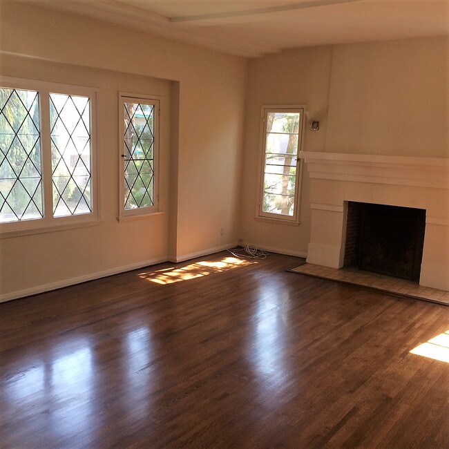 Foto del edificio - 7930 Blackburn Ave