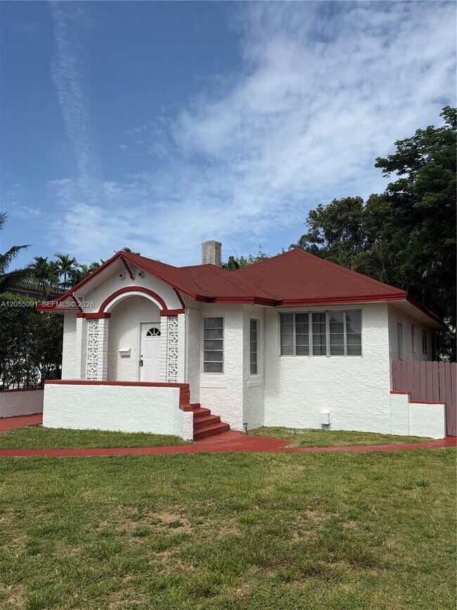 Building Photo - 3747 Sheridan Ave