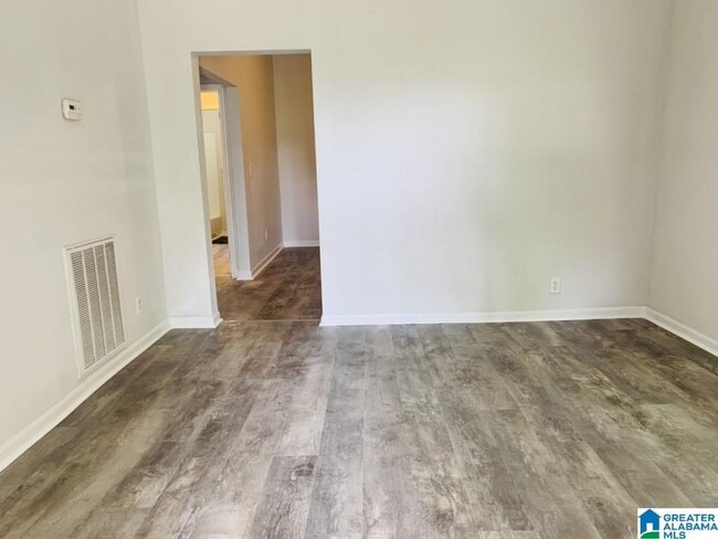 Building Photo - COMING SOON! RECENTLY UPDATED!