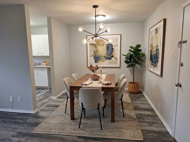 Building Photo - DURAND TERRACE APARTMENTS