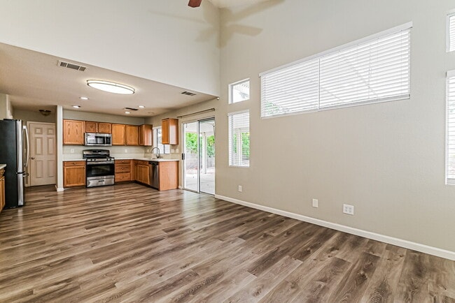 Building Photo - 6237 Autumn Creek Dr