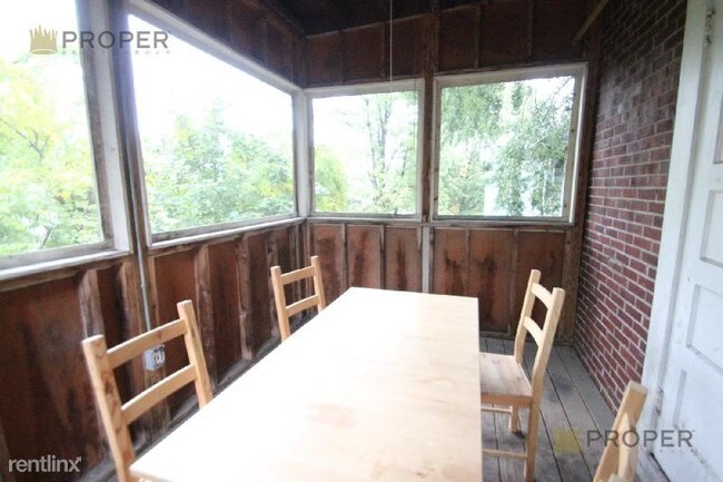 Foto del edificio - 5 br, 2 bath Apartment - 95 Verndale St # 2