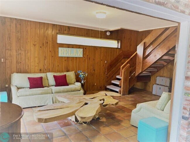 Foto del edificio - 1700 SE 12th Ct