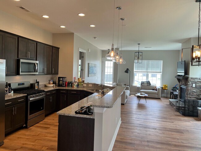 Foto del edificio - 9215 Gladden Ct