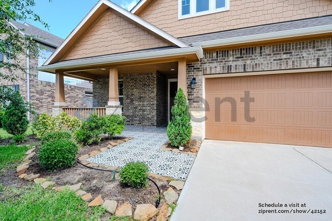 Building Photo - 18818 Lake Ridge Dr