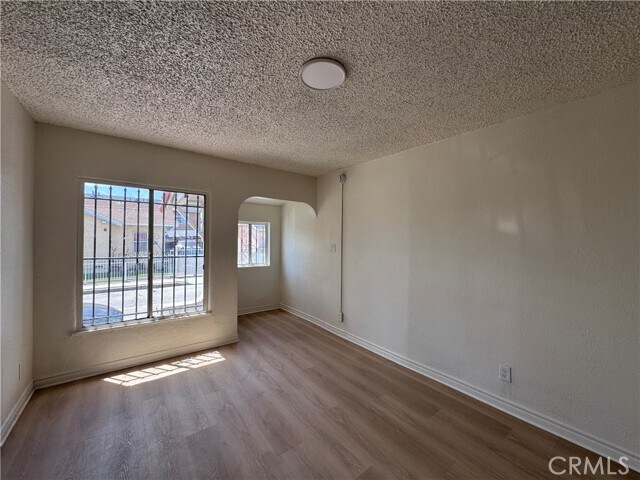 Foto del edificio - 8220 Wall St