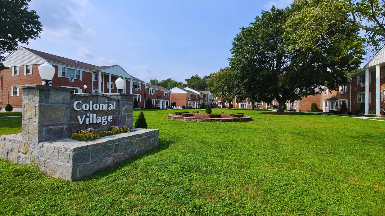 49 Salmon Brook Dr Unit 70049D, Glastonbury, CT 06033 Apartment for