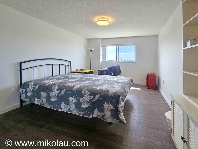 Photo du bâtiment - 6651 Minoru Blvd