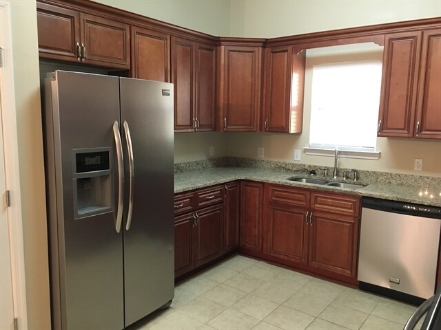 Building Photo - 515 Flat Rock Ter