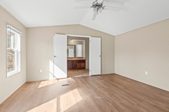 Foto del edificio - 15747 Country Way