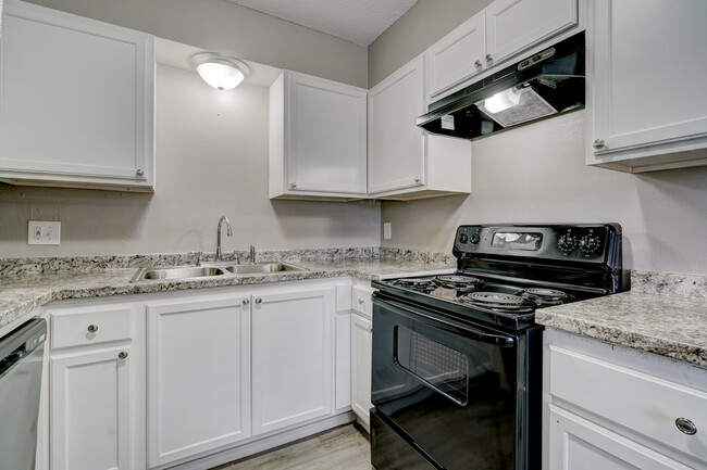 Oak Creek Apartments - Apartments in Oklahoma City, OK | Apartments.com