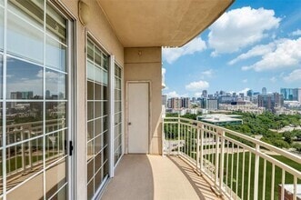 Building Photo - 3225 Turtle Creek Blvd