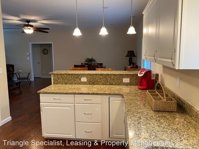Building Photo - 3 br, 2 bath House - 124 Ridgeshore Court