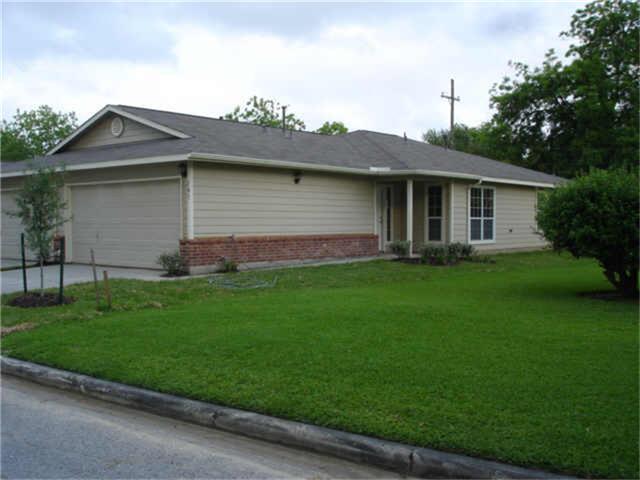Primary Photo - 107 W Nazro St