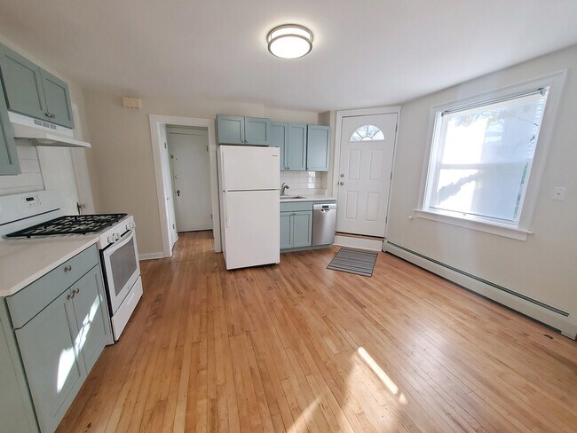 Kitchen - 1011 Dodge Ave