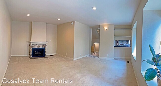 Building Photo - 2 br, 2.5 bath House - 539 Channing Ave.
