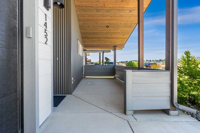 Foto del edificio - Exceptionally Maintained 3 Bedroom Home in Coeur d'Alene