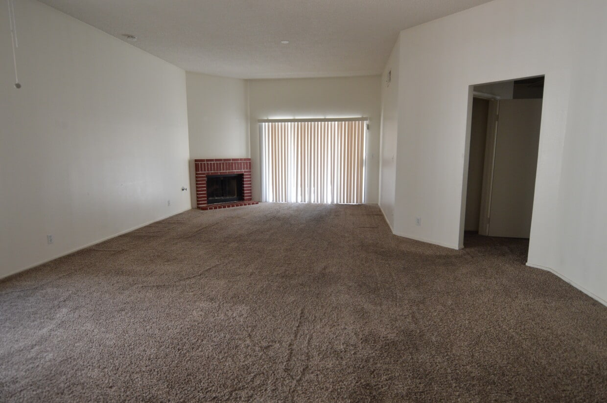 Building Photo - 3144 Mediterranean Dr