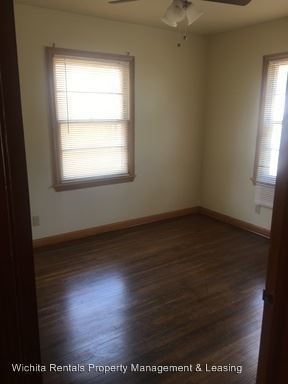 Building Photo - 6122 E Oakwood Dr