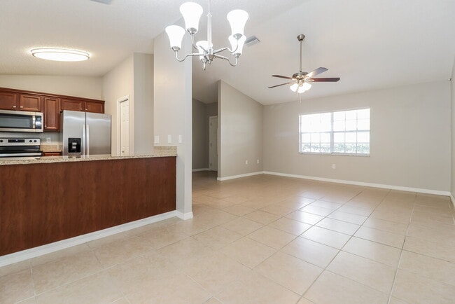 Foto del edificio - 12216 Waco St