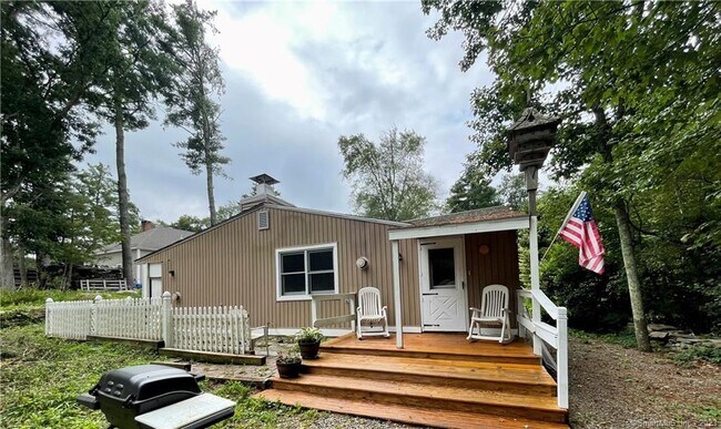 Building Photo - 152 Pond Rd