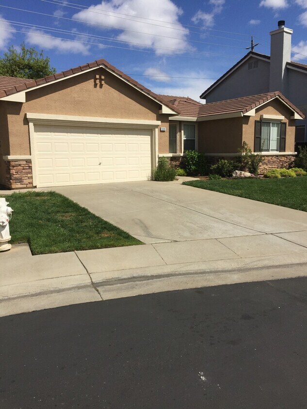 Foto principal - Gated Community