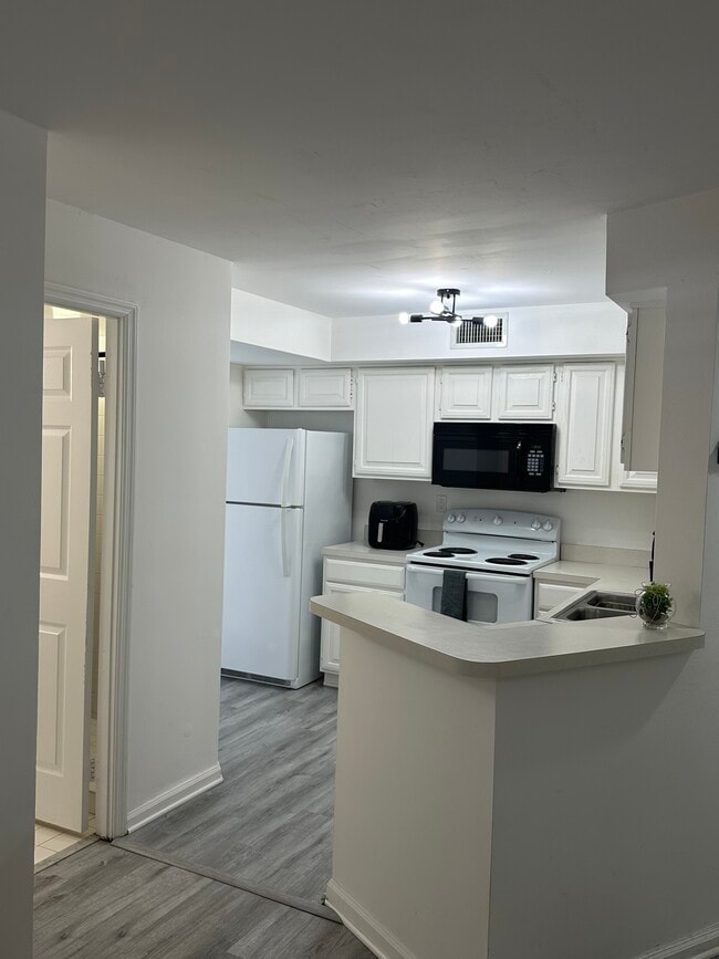 Building Photo - 1280 S Alhambra Cir