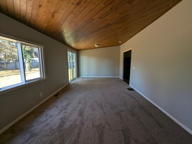 Foto del edificio - 114 Maple Manor Dr