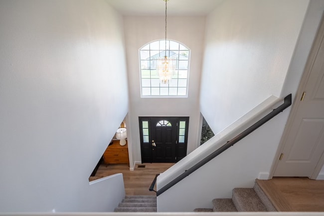 Building Photo - 305 E Inglewood Dr