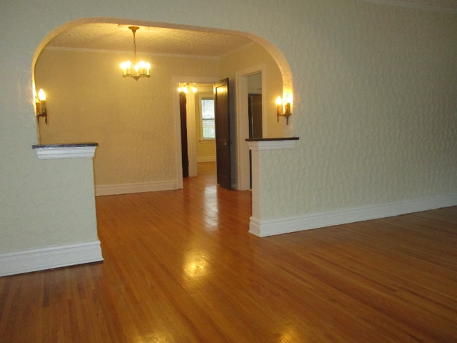 Building Photo - 1079 Terrace Dr