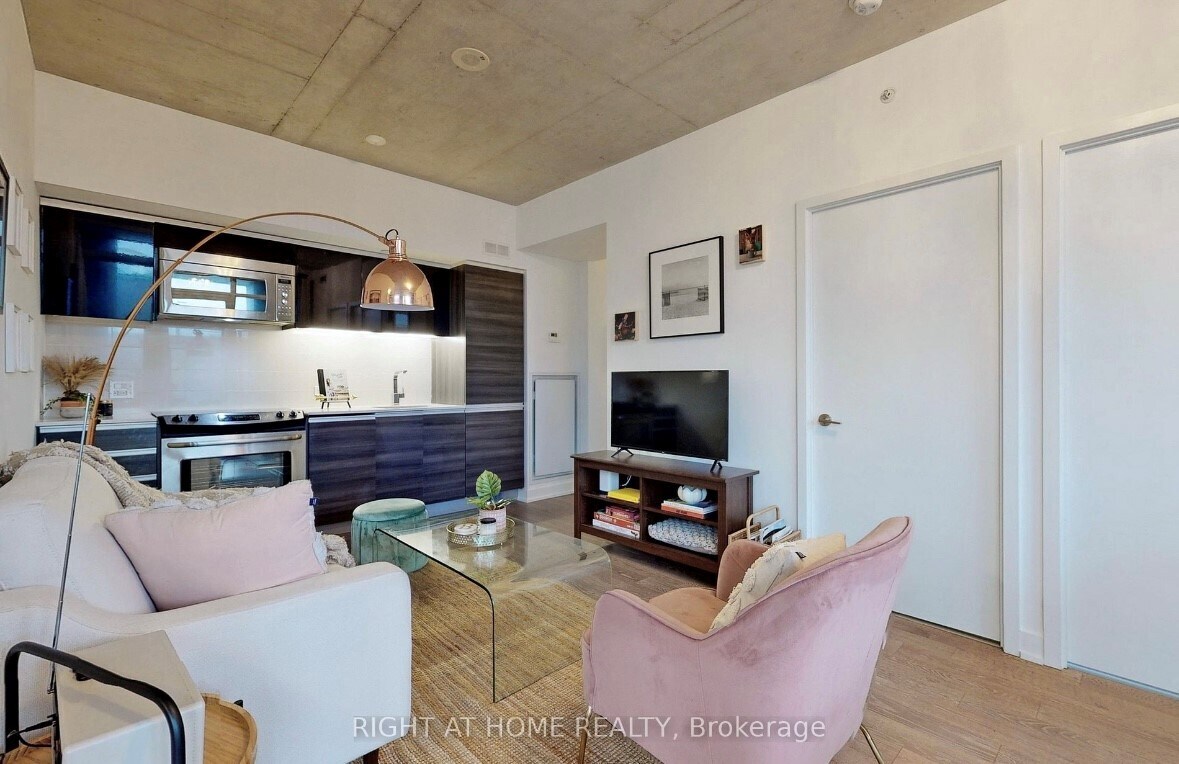 Move into The Carlaw at Dundas/Carlaw; Gre... Apartment for Rent in