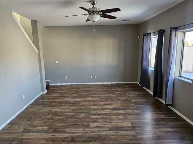 Building Photo - 5910 E Valley View Dr