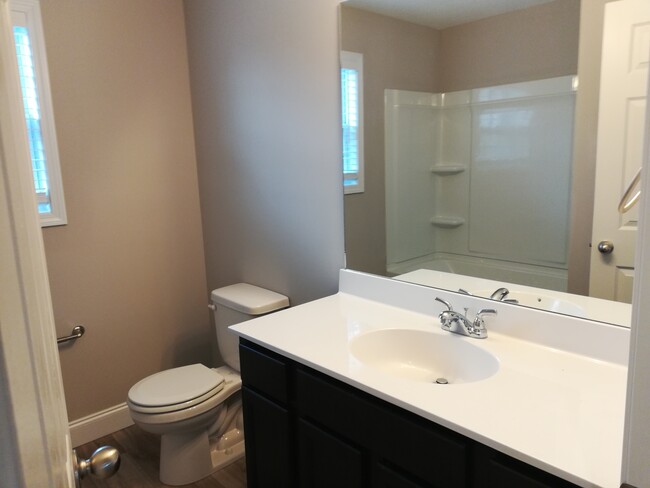Building Photo - 2519 Vincinda Cir