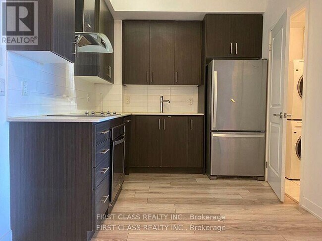 Building Photo - 195 Bonis Ave