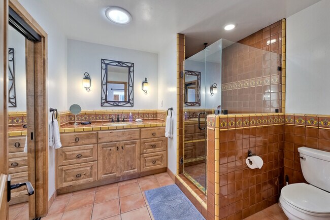 Building Photo - 5100 El Arbol Dr