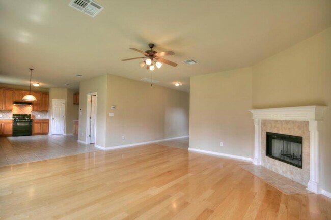 Building Photo - 9624 Castle Pines Dr