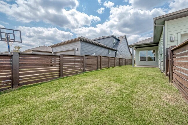 Foto del edificio - 15226 Parkland Canyon Dr