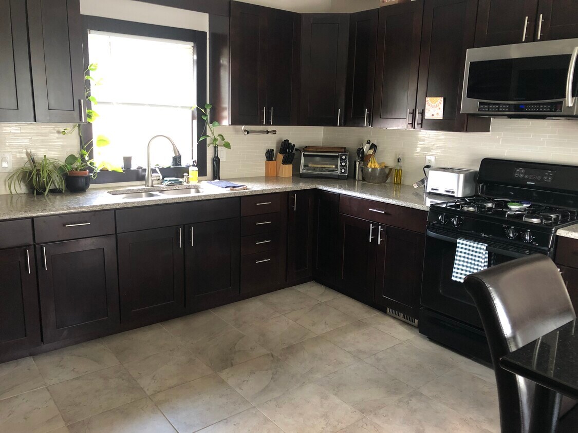 117 Prospect St Unit Floor 2, Waltham, MA 02453 Apartments in Waltham