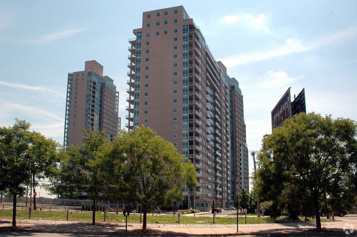 Waterfront Square Apartments Philadelphia, PA