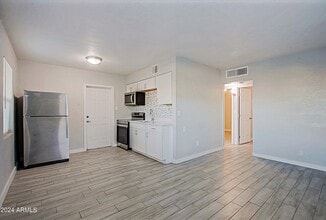 Building Photo - 6808 N 23rd Ave