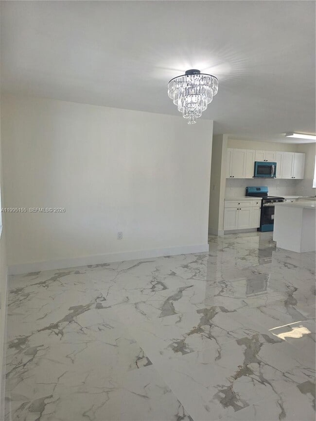 Building Photo - 443 NW 23rd Pl