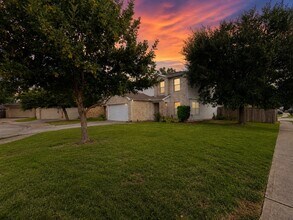 Building Photo - 3215 Legends Hill Ct