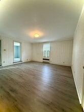 Building Photo - 255 Market St